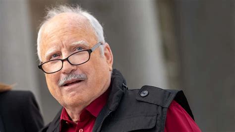 Download Richard Dreyfuss With Glasses Wallpaper