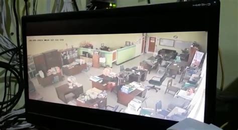 Terekam CCTV Seorang Pria Curi Laptop Dan HP Di Kantor Diskoperindag