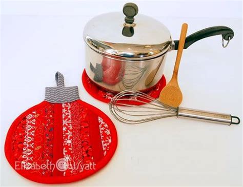 Ornament Hot Pad For Your Christmas Kitchen Quilting Cubby