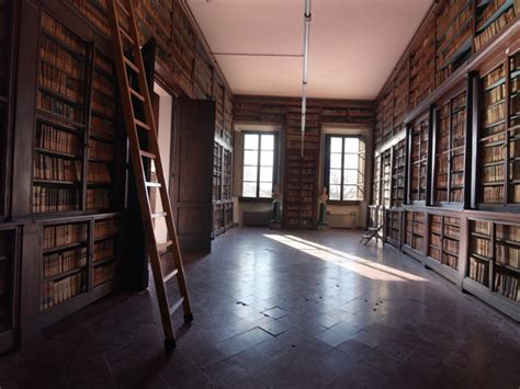 Biblioteca Di Empoli Restaurati Gli Scaffali Ottocenteschi Della Sala