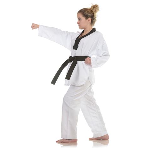 Basic Moves That Every Student of Taekwondo Should Know - Sports Aspire