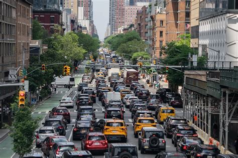 NYC Traffic Congestion Surpass Pre-Covid Levels: CityLab Daily - Bloomberg