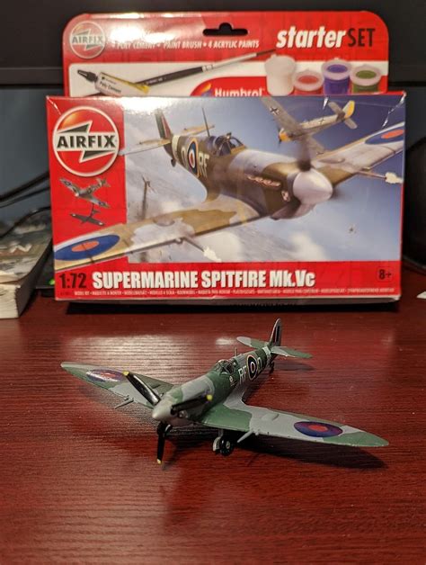 Supermarine Spitfire Mk Vc Small Starter Set Plastic Model Airplane