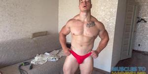 Bodybuilder Shows Off His Muscle Ass Tnaflix