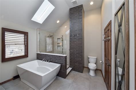 14 Bathroom Design Trends For 2021 Luxury Home Remodeling Sebring