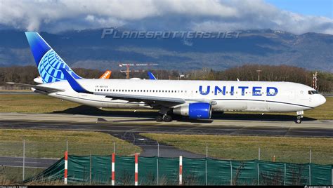 N Ua United Airlines Boeing Er Wl Photo By Reinwalt Id