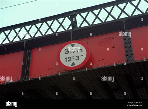 Low bridge sign hi-res stock photography and images - Alamy