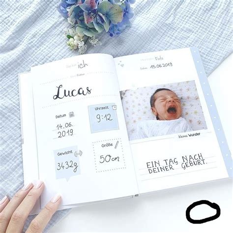 Pinterest in 2024 Baby boek Plakboeken ideeën Babyboek