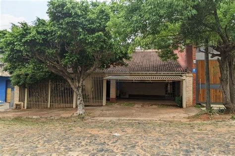 VENDO IMPONENTE Y HERMOSA CASA EN MBURUKUYÁ Ref K21528