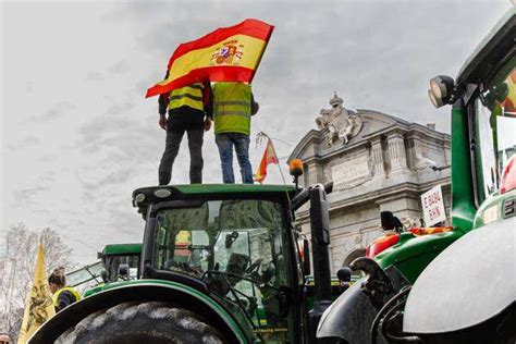 Farmers Protest Madrid Dozens Of Tractors Arrive At Puerta De Alcala