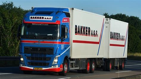 NL Bakker A G F Volvo FH GL04 BonsaiTruck Flickr