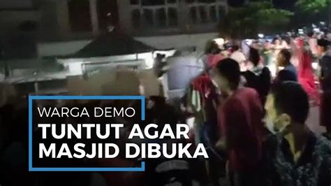 Tak Peduli Corona Warga Desa Di Lombok Demo Minta Buka Masjid Untuk