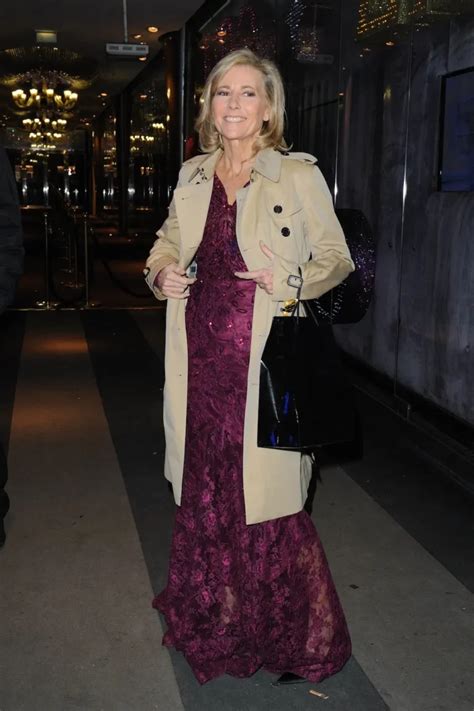 Looks De Claire Chazal Retour Sur Le CV Fashion De La Reine De L Info