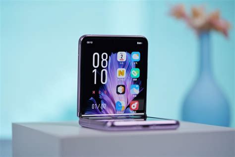 3英寸最大外屏轻奢小折叠vivo X Flip图赏 快科技 科技改变未来