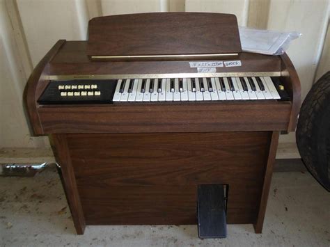 Lot 114 Junior Size Silvertone Electric Organ Norcal Online