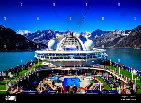 Alaska cruise ship glacier bay hi-res stock photography and images - Alamy