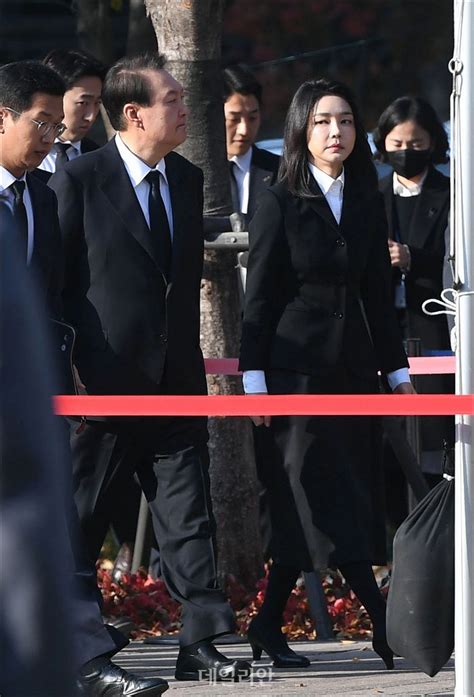 이태원 사고 사망자 합동 분향소 들어서는 윤석열 대통령과 김건희 여사 네이트 뉴스