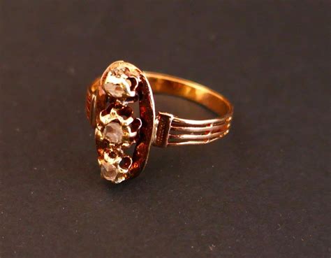 Proantic Bague Ancienne Sertie De 3 Diamants Taille Rose Poinçon T