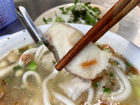 Bánh Canh Cá Lóc - Thick Rice Noodles with Snakehead Fish - Delicious Vietnam