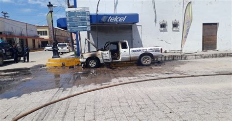 Corto Circuito Provoca Incendio En Camioneta