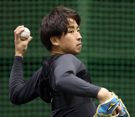 【日本ハム】ドラ1細野晴希が初ブルペン入り 隣の先輩気にして「勝手に力が入っちゃいました」 プロ野球写真ニュース 日刊スポーツ