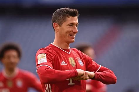 Robert Lewandowski Terpilih Sebagai Pemain Terbaik FIFA 2021 Akurat