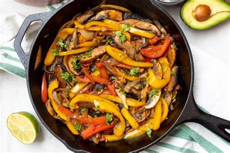 Easy Vegetarian Fajitas | A Mind "Full" Mom