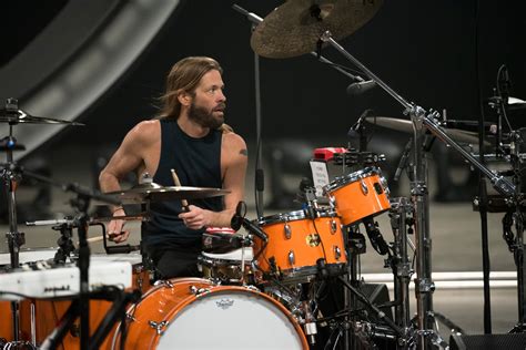 Foo Fighters Drummer Taylor Hawkins Dies At 50 Best Classic Bands