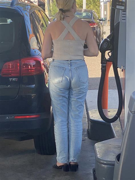 Sexy Blonde Teen With A Perfect Tight Ass Eating Her Jeans Tight Jeans Forum