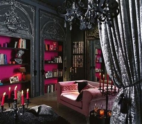 Victorian gothic bedroom decorating | Hawk Haven