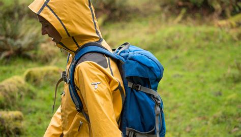 登山用レインウェアのレディースのおすすめと選び方のポイント｜マウンテンシティメディア
