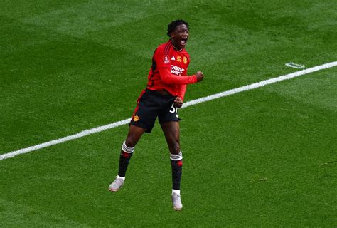 Man United Player Ratings Vs Man City Kobbie Mainoo Superb In Fa Cup Final As Raphael Varane