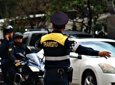 ¿cómo Debe Actuar Un Policía De Tránsito De La Cdmx Si Te Detiene