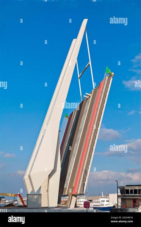 Folding bridge hi-res stock photography and images - Alamy