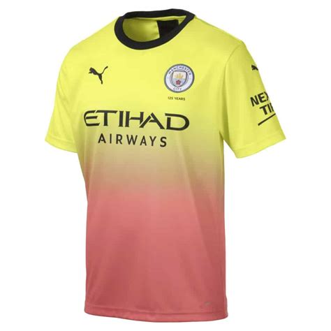 Puma présente les maillots 2019 2020 de Manchester City