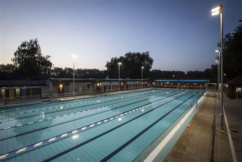 On the Grid : London Fields Lido