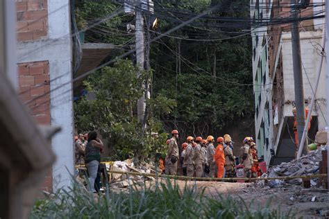 Seis Meses Depois De Trag Dia Muzema No Rio Tem Pr Dios Irregulares