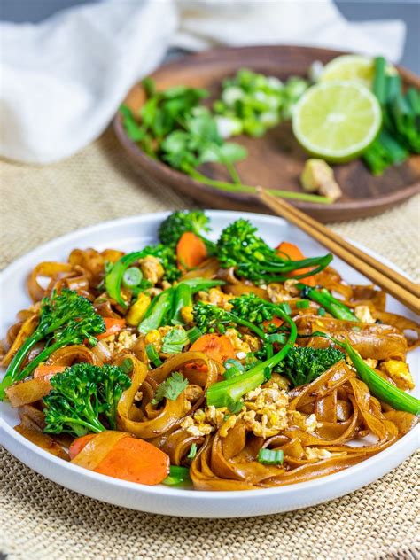 15 Minute Pad See Ew Thai Stir Fried Noodles Recipe Easy Asian