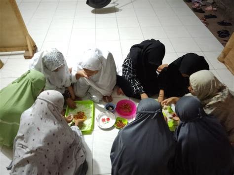 SEDEKAH penuhi kebutuhan anak-anak panti asuhan