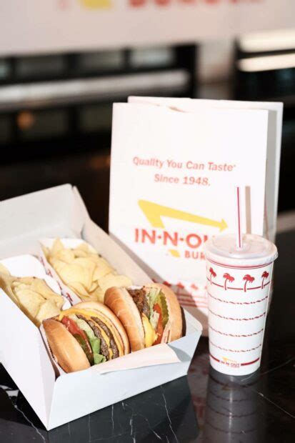 In N Out Burger เปิดร้านด่วนที่ สยามดิสคัฟเวอรี่ ปรากฏการณ์คิวนักชิม