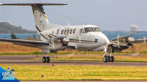 4K Spectacular Light Mid Sized BizJet Action In Bermuda Arrivals