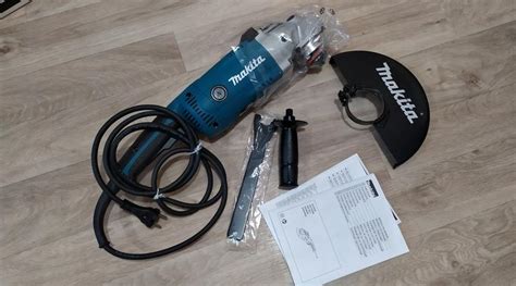 Болгарка Makita GA9020