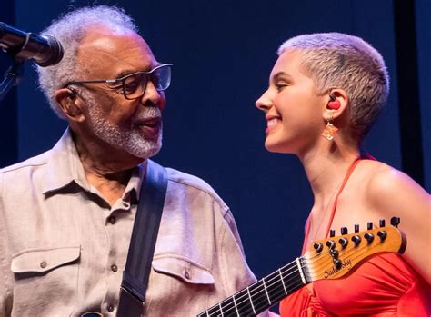 Flor Gil Neta De Anos De Gilberto Gil Apoiada Pela Fam Lia