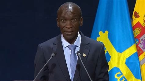 Eliud Kipchoge Tras Recibir El Premio Princesa De Asturias Un Mundo