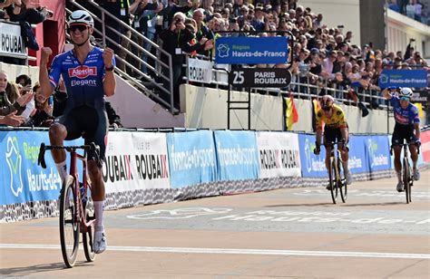 Van Der Poel Vince La Parigi Roubaix Il Globo