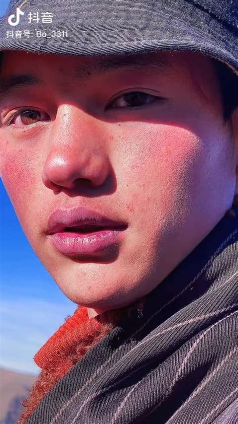 Hot boy Tây Tạng gây bão mạng xã hội tiết lộ cơ duyên nổi tiếng Hóa ra tất cả chỉ là tình cờ