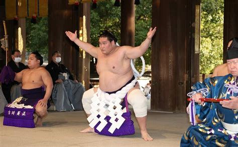 写真：【大相撲】照ノ富士が明治神宮で土俵入り 綱取り挑戦の貴景勝には「やっぱり強いんだな」 東スポweb