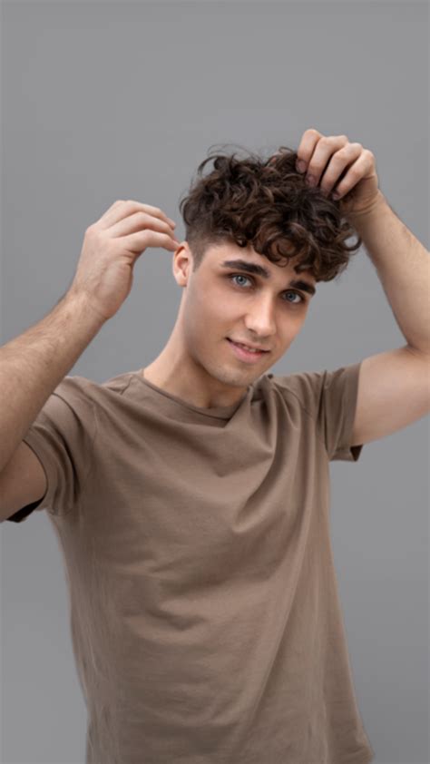 45 Best Curly Hairstyles And Haircuts For Men 2023 Lo