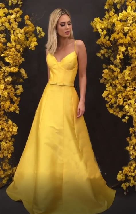 Vestido longo amarelo 2019 fotos vestidos e tendências Pronta pra Festa