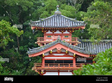 Byodo In Buddhist Temple Valley Of The Temples Memorial Park Kahaluu